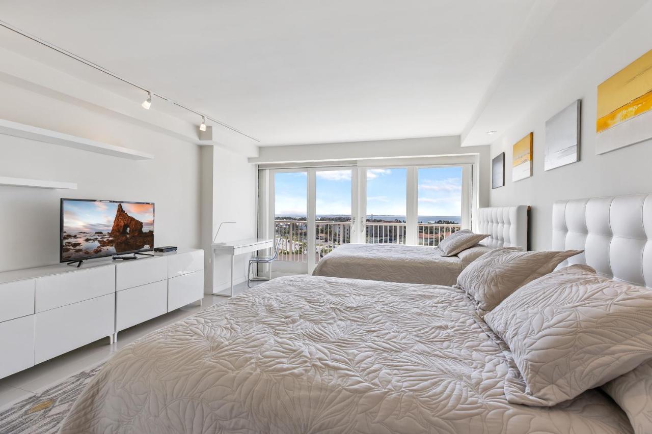 Apartment Breathtaking Bay View, Beachfront Resort, Family Friendly, Shared Pools *