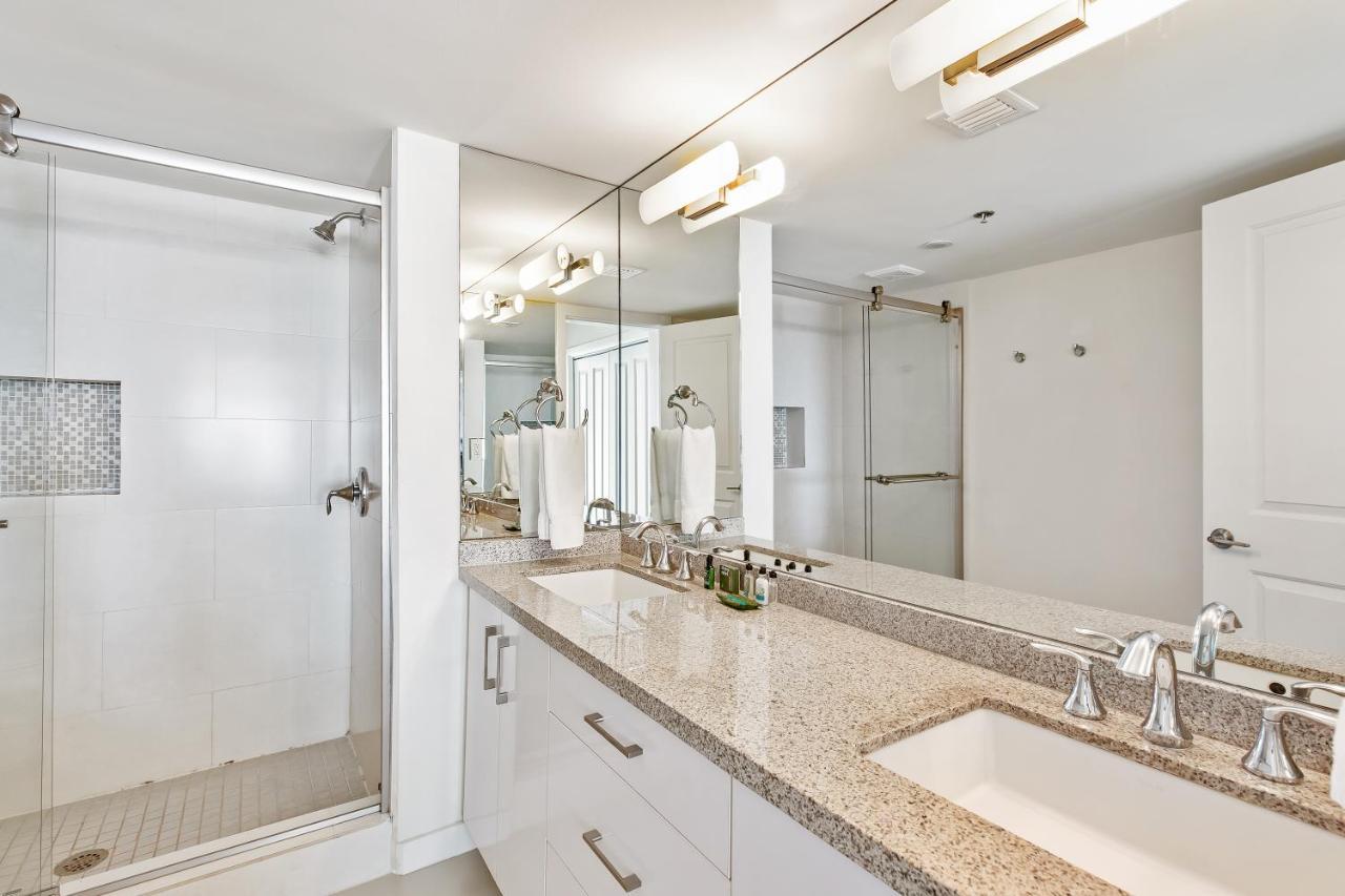 Breathtaking Bay View, Beachfront Resort, Family Friendly, Shared Pools *