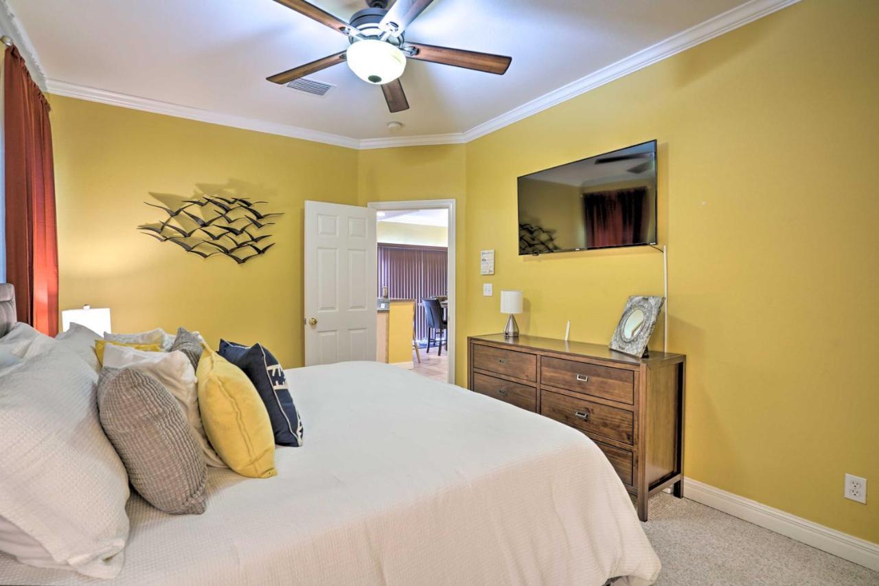 Apartment Coastal With Pool In South Padre Island!