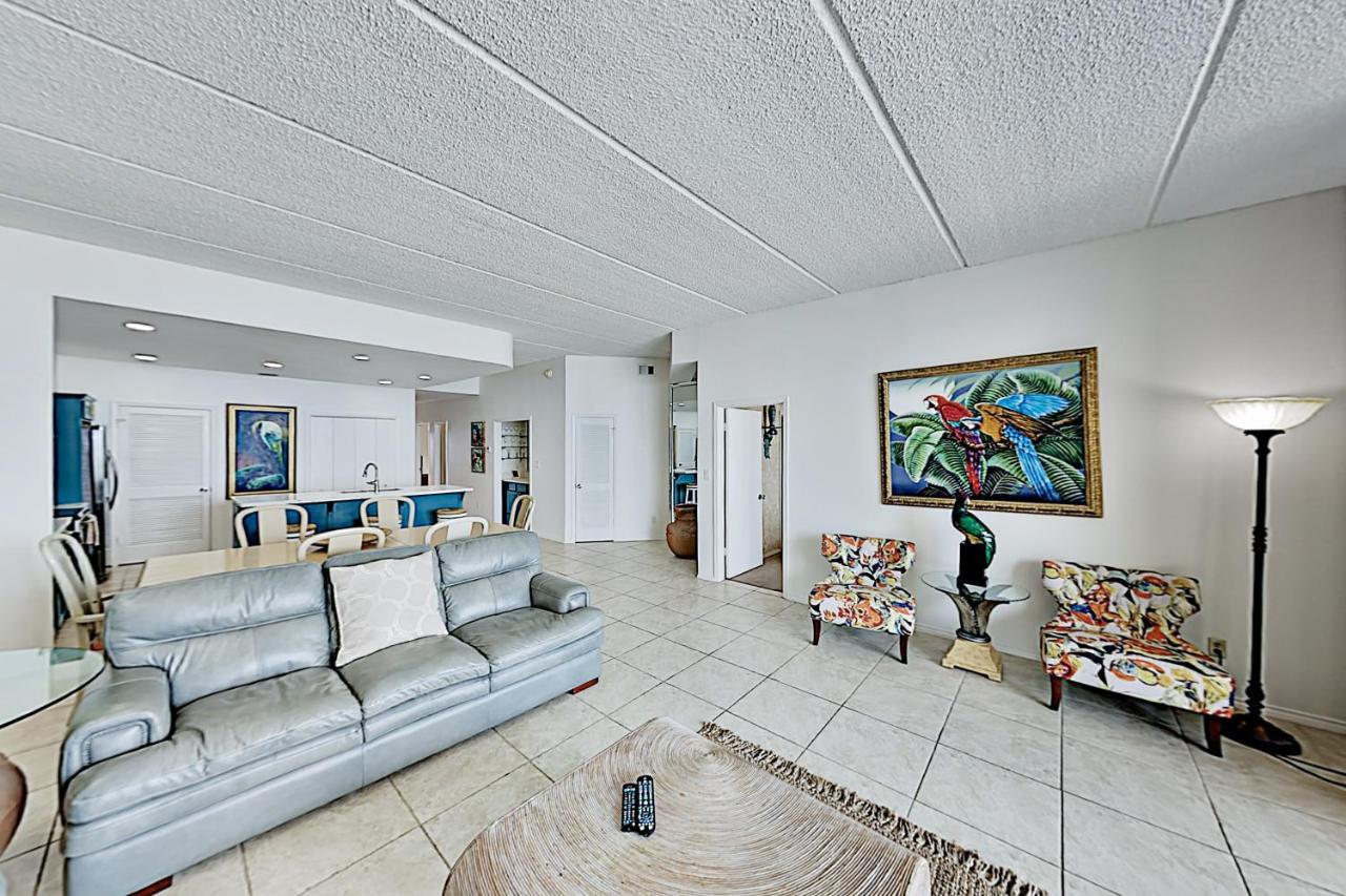 New Listing! Beachfront Penthouse With Pools & Gym Apartment South Padre Island