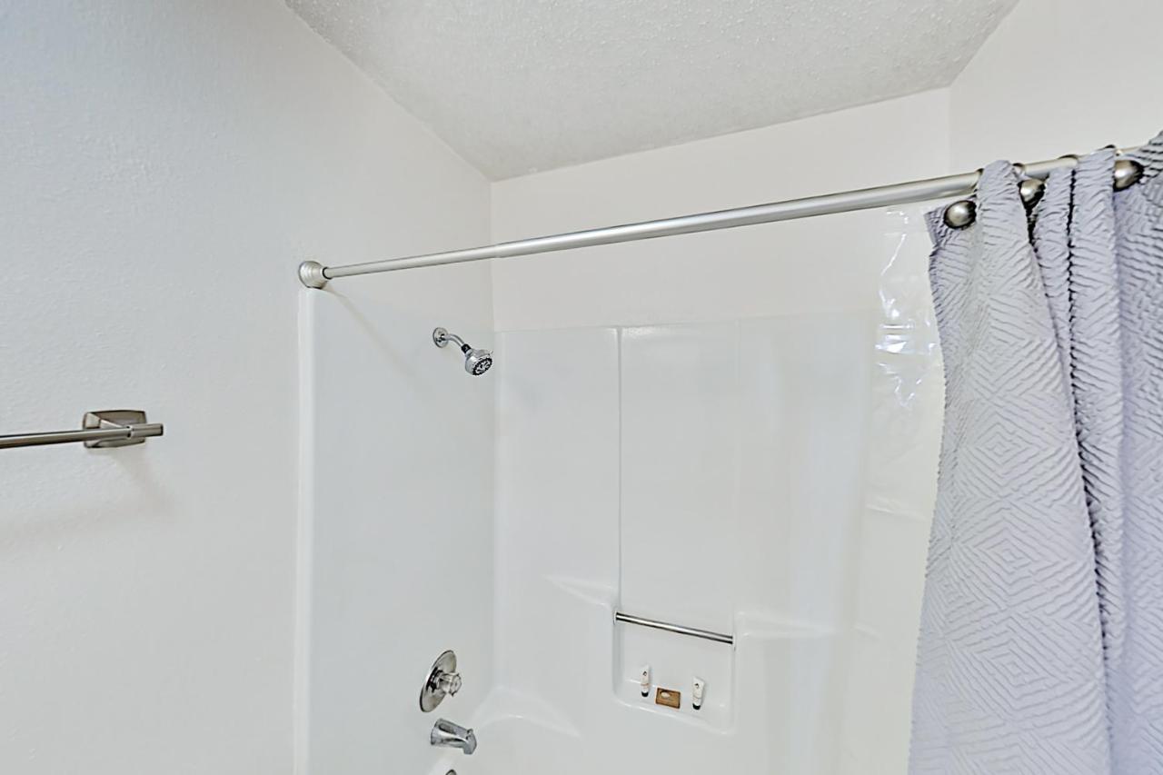 New Listing! Beachfront Penthouse With Pools & Gym South Padre Island