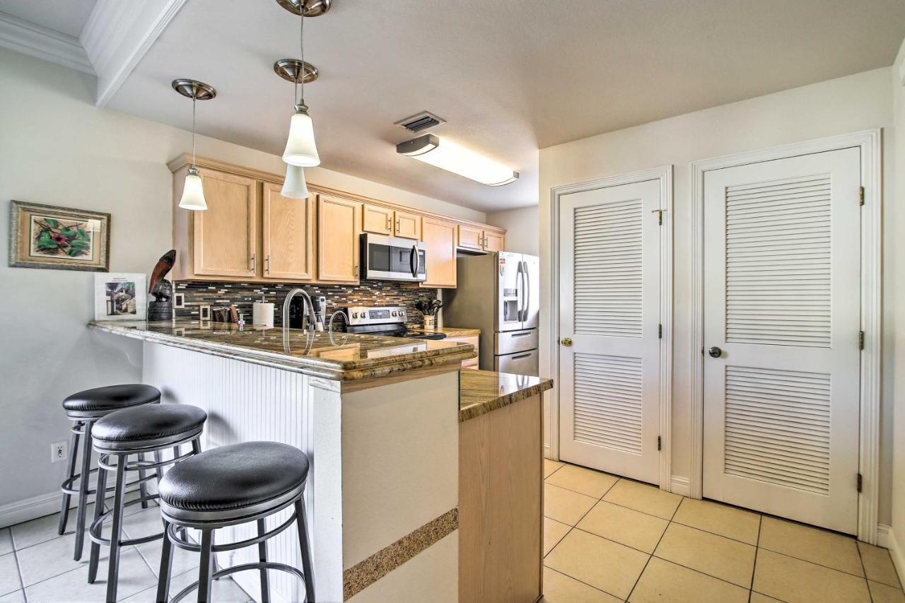 With Pool Access And Balcony! Apartment South Padre Island