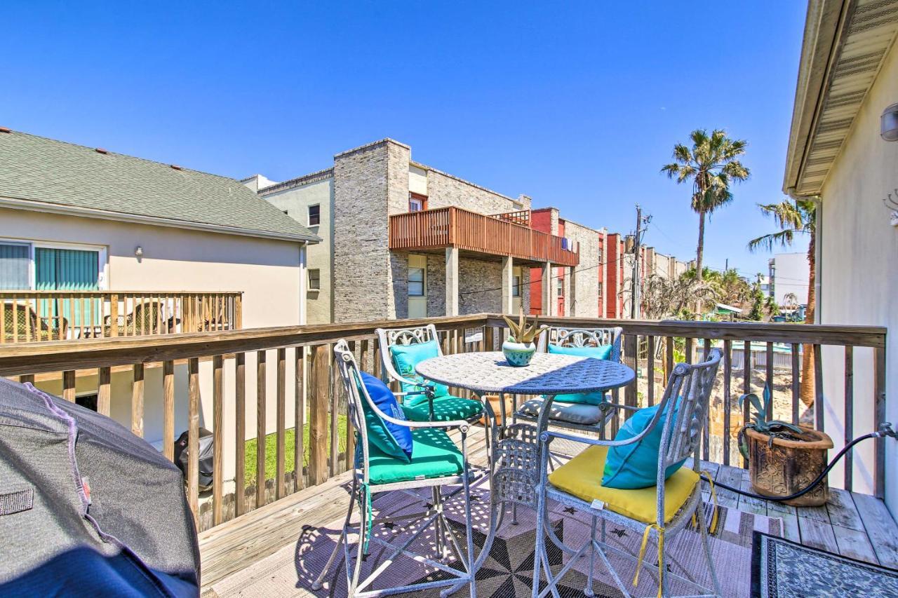 With Pool Access And Balcony! Apartment South Padre Island