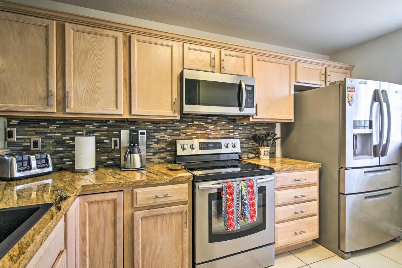 With Pool Access And Balcony! Apartment