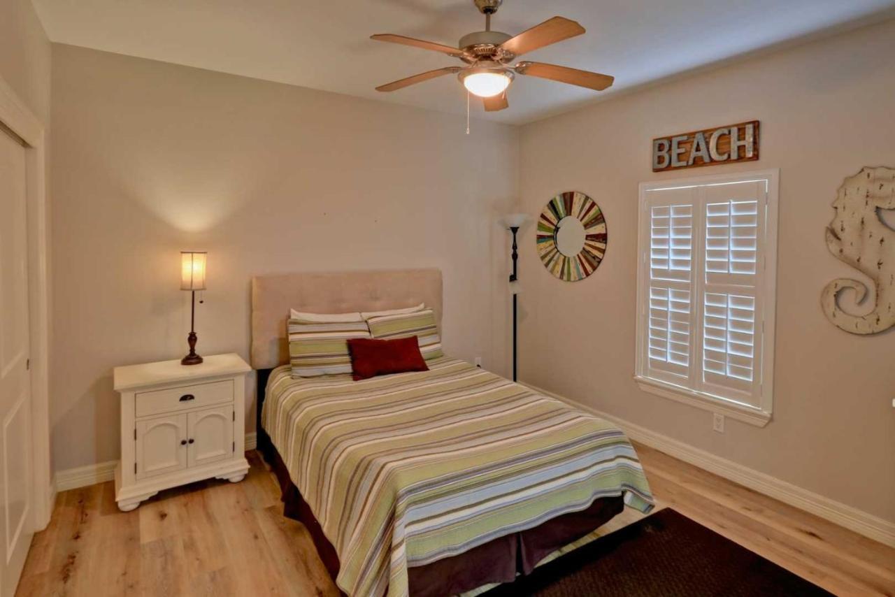 Sea Glass 11 Apartment