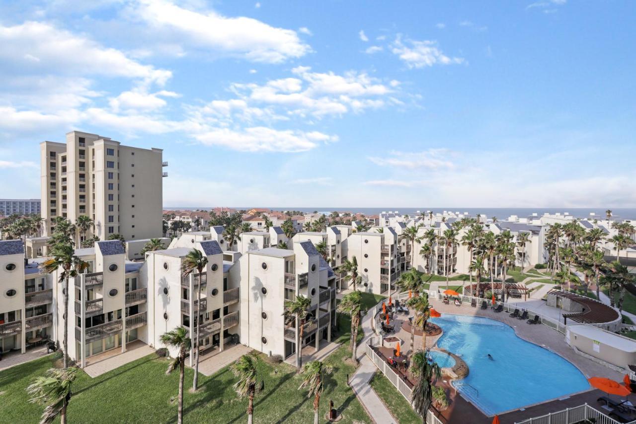 Blue View Beauty! Beachfront Resort, Shared Pools & Jacuzzi South Padre Island