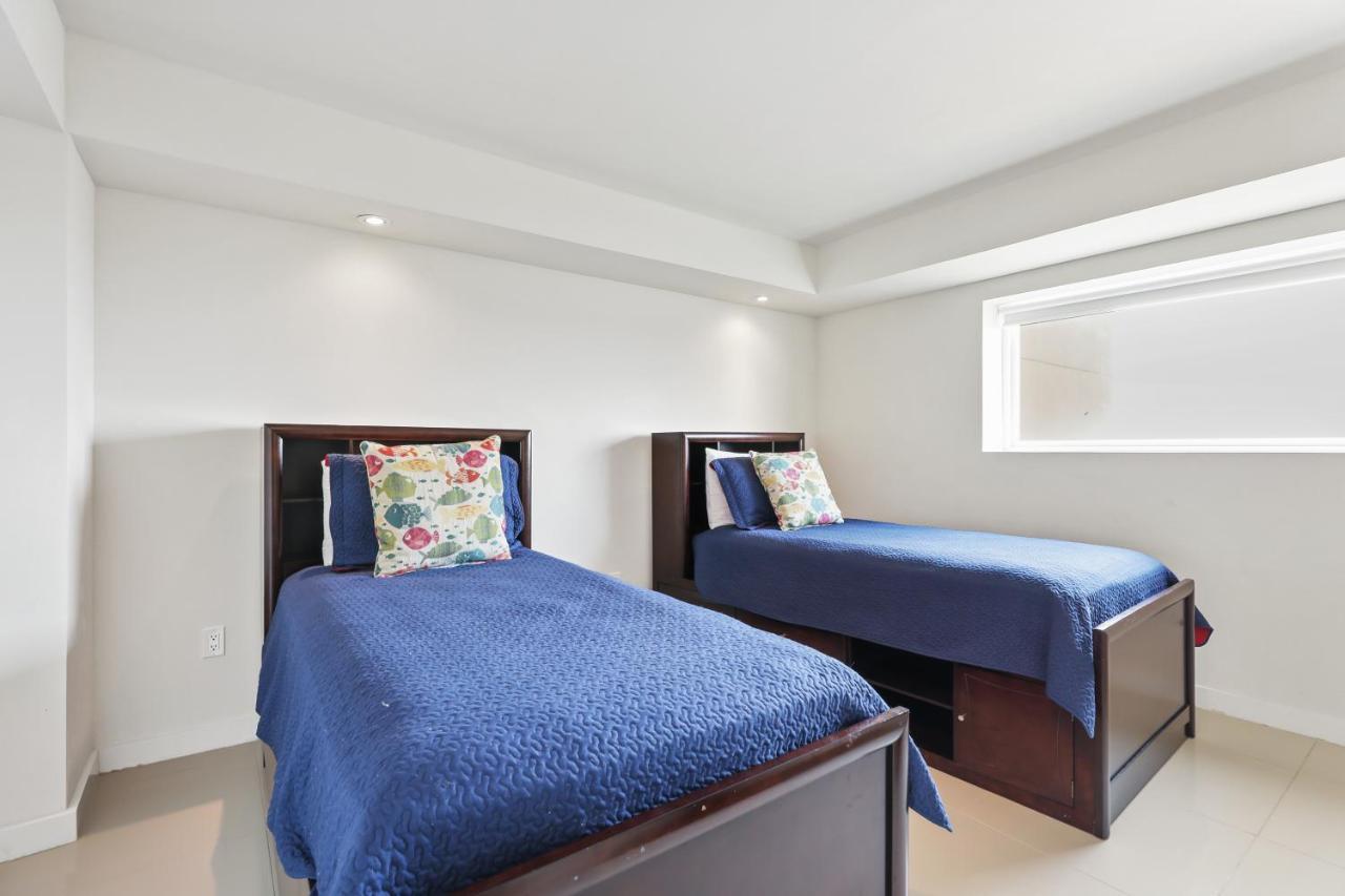 Holiday home Blue View Beauty! Beachfront Resort, Shared Pools & Jacuzzi South Padre Island