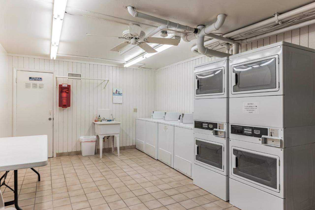 Charming 1 Bedroom, 3 Minute Walk To The *