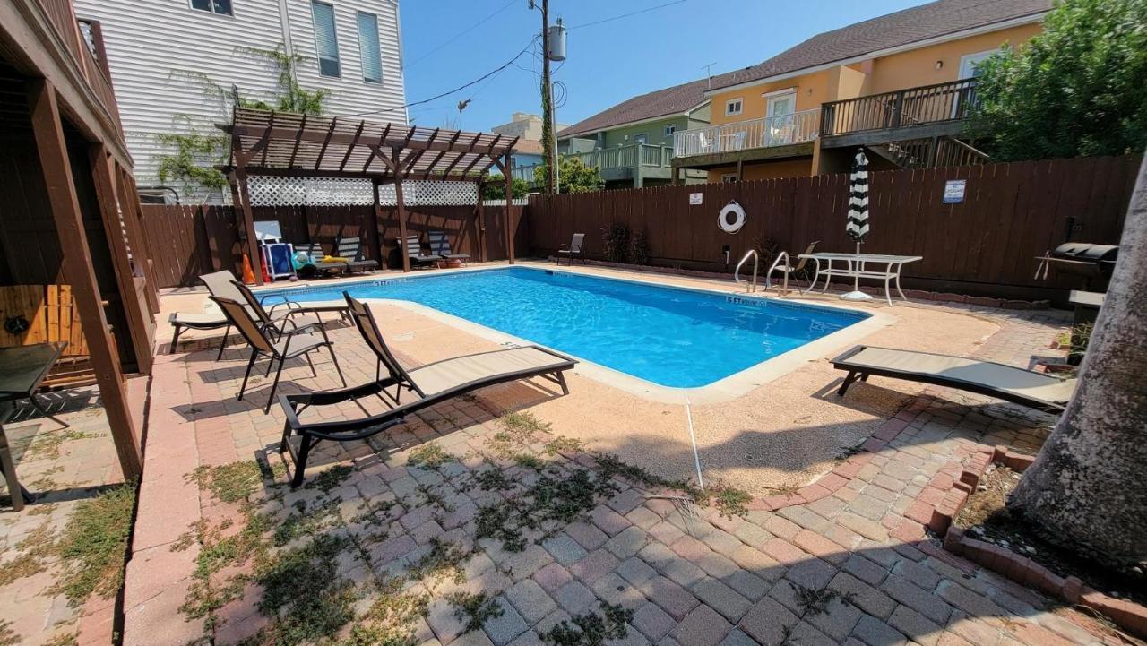 Cozy 2 Bedroom With Big Pool - Campeche Triplex Unit C Apartment *