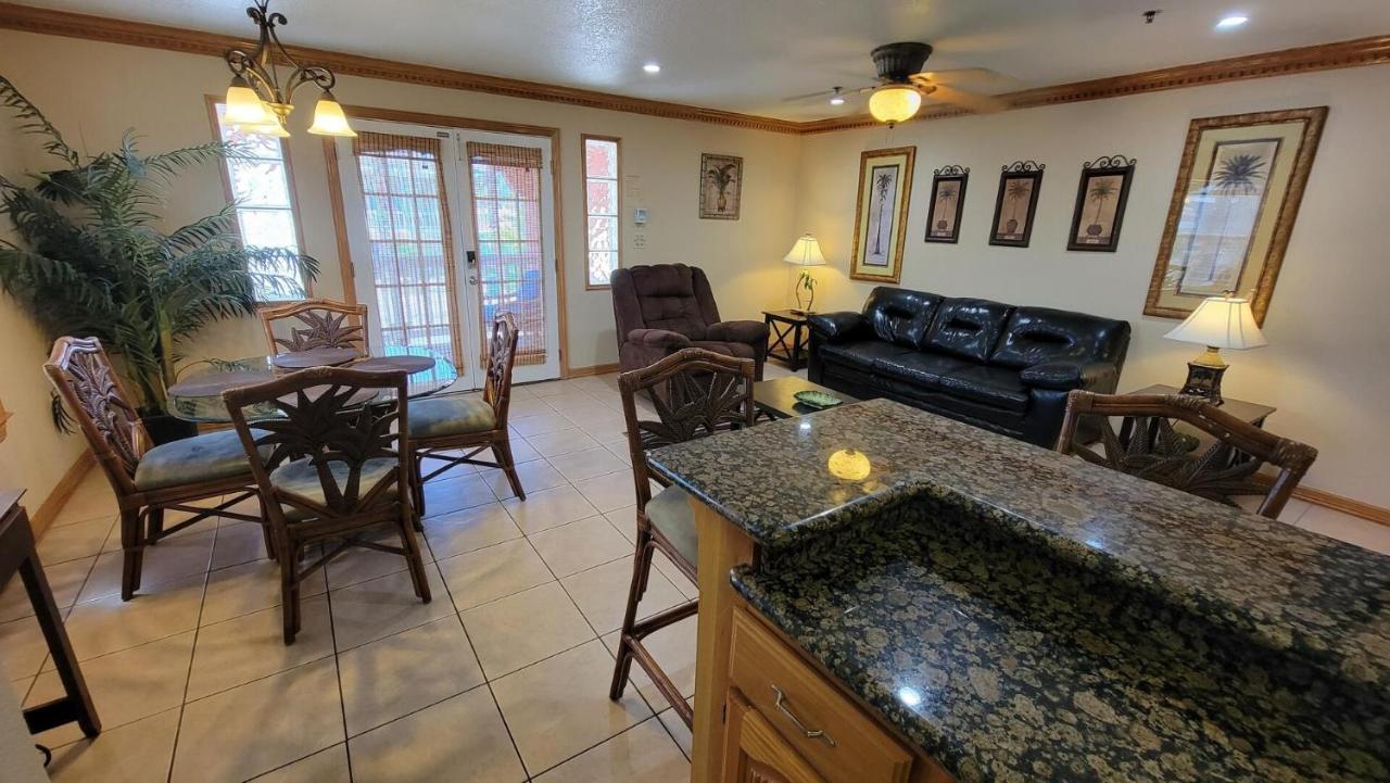 Cozy 2 Bedroom With Big Pool - Campeche Triplex Unit C Apartment