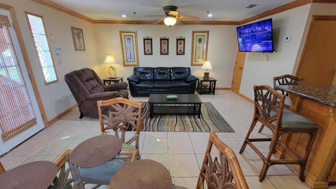 Cozy 2 Bedroom With Big Pool - Campeche Triplex Unit C Apartment South Padre Island