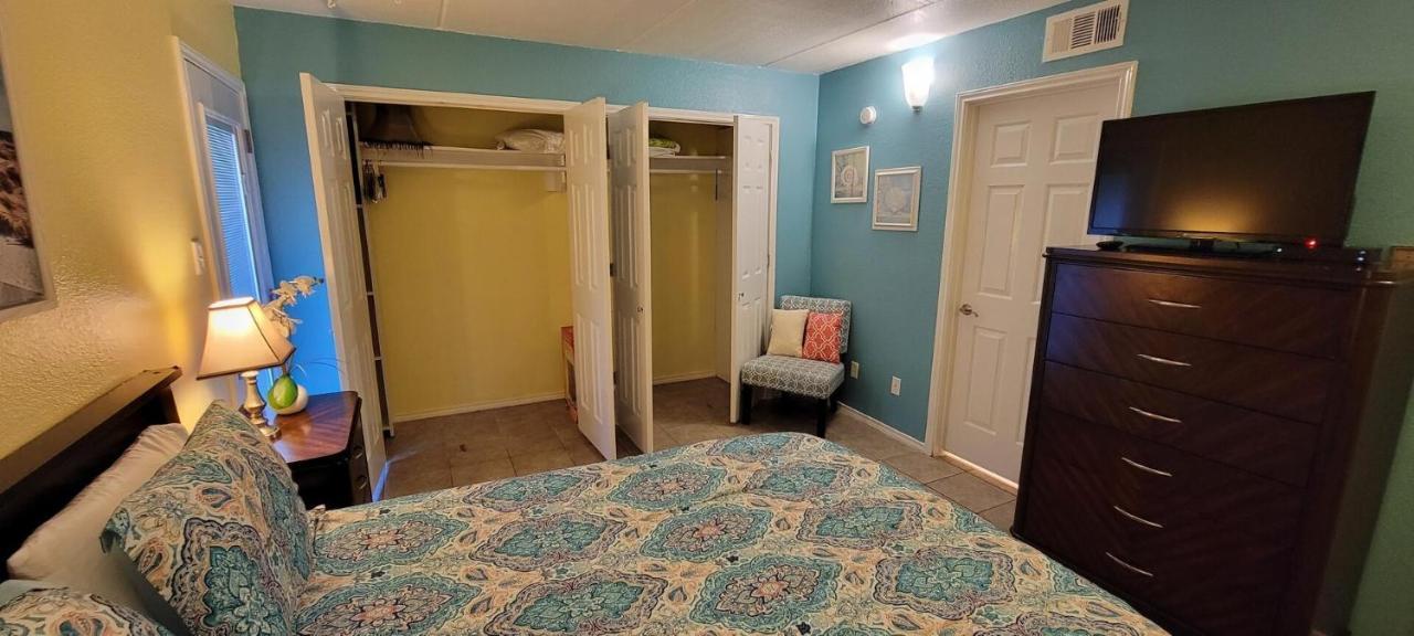 Spotless Updated With Pool - Habitat Unit 7 *