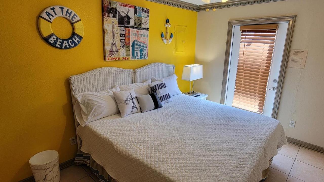 Friendly 2 Bedroom With Big Pool - Campeche Triplex Unit B *