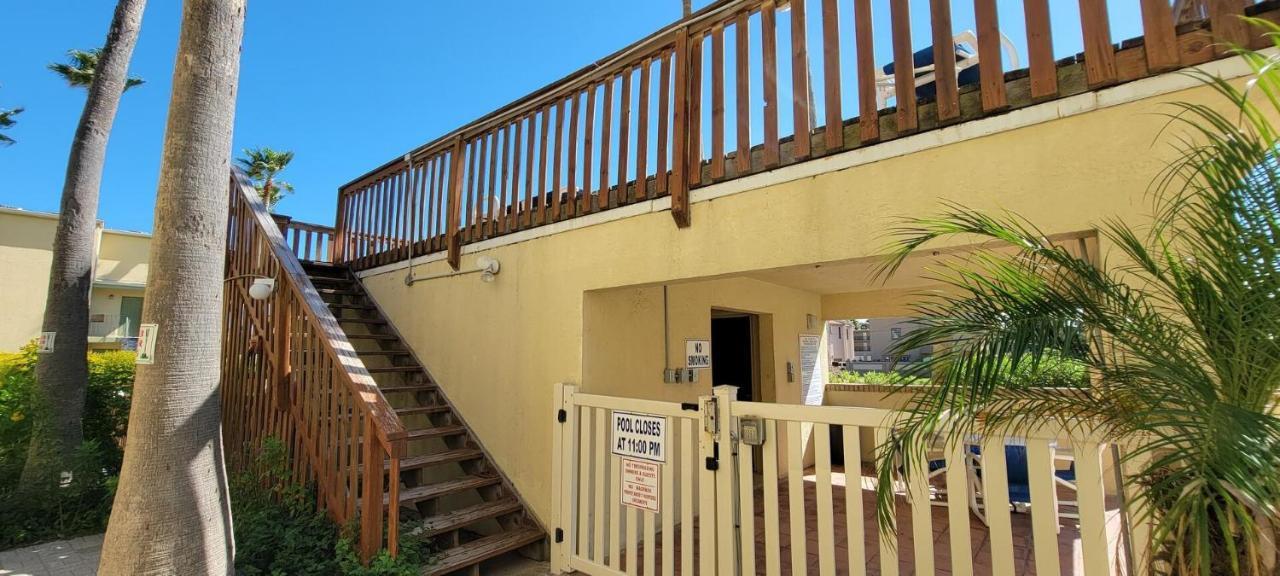 Spotless Updated With Pool - Habitat Unit 7 Apartment South Padre Island
