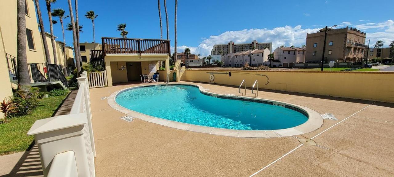 Spotless Updated With Pool - Habitat Unit 7 South Padre Island