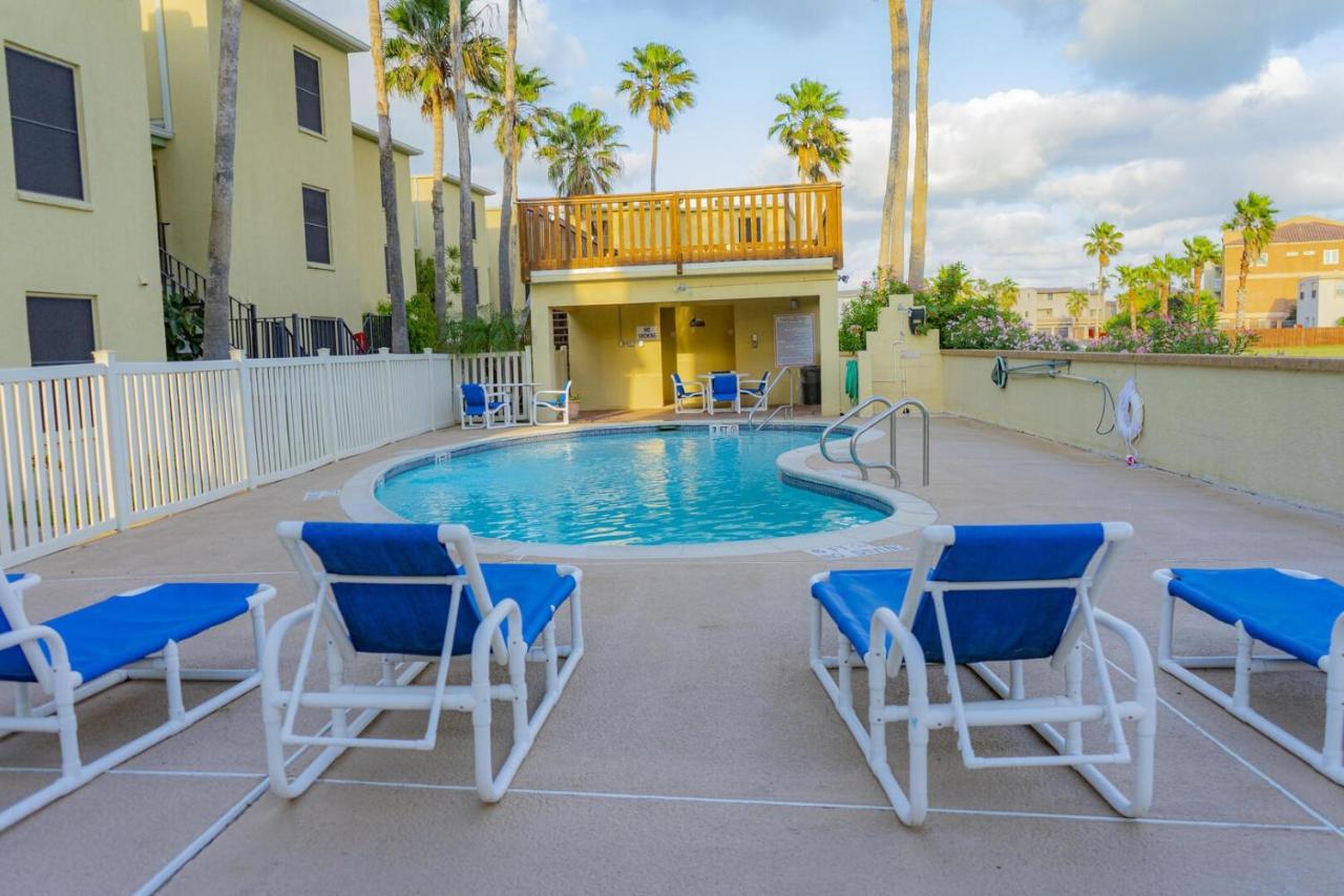 Spotless Updated With Pool - Habitat Unit 7 Apartment South Padre Island