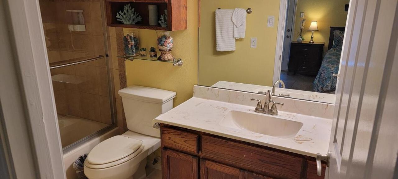Apartment Spotless Updated With Pool - Habitat Unit 7 *