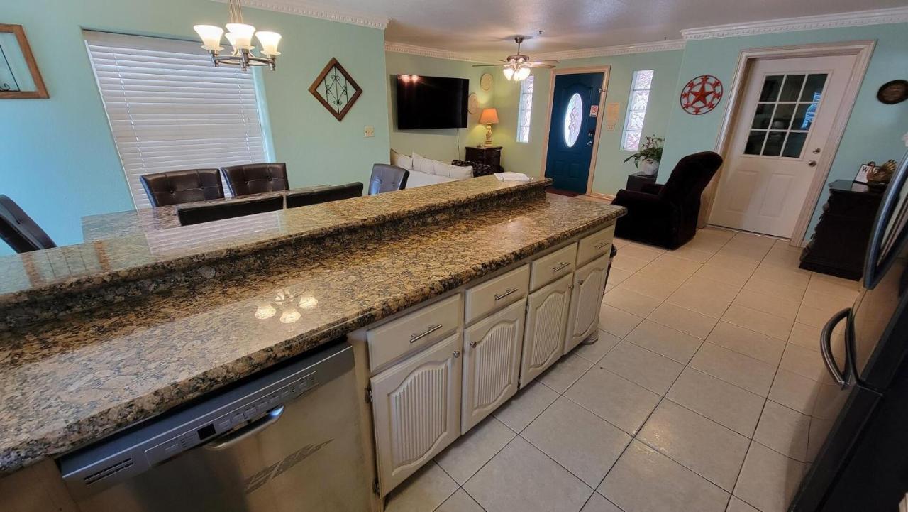 Large 3 Bedroom With Big Pool - Campeche Triplex Unit A Apartment South Padre Island