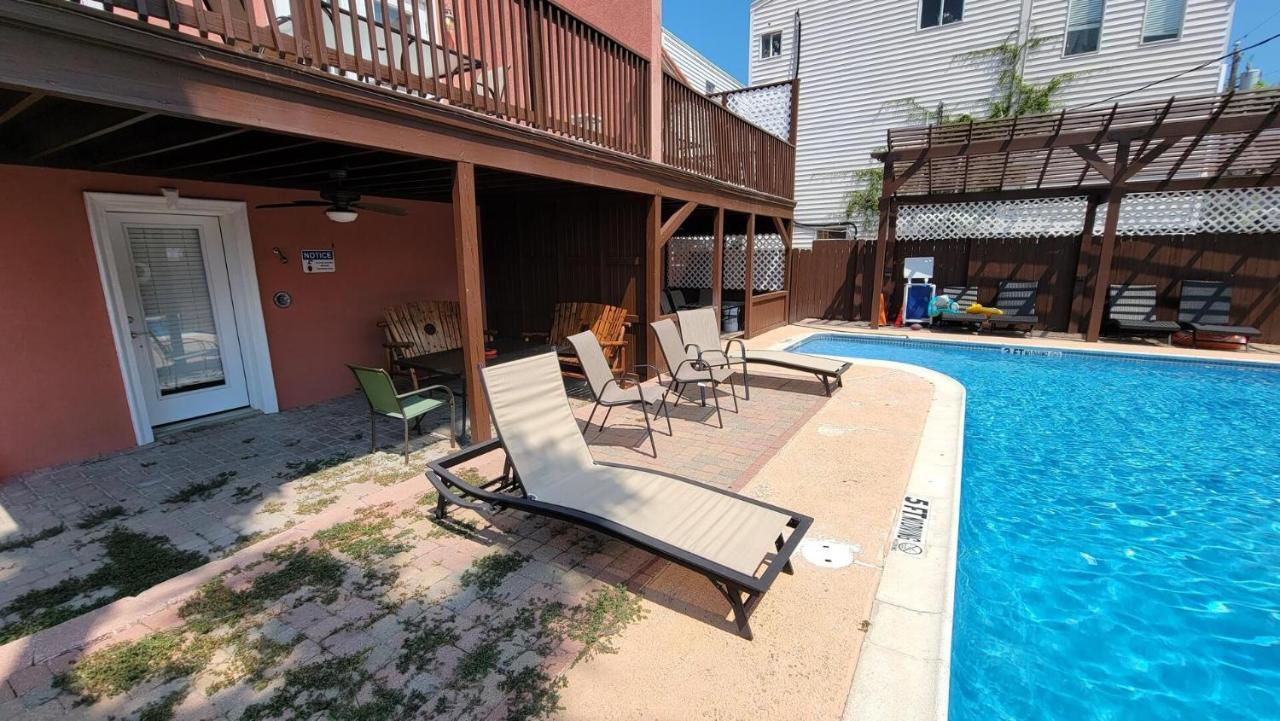 Large 3 Bedroom With Big Pool - Campeche Triplex Unit A Apartment South Padre Island