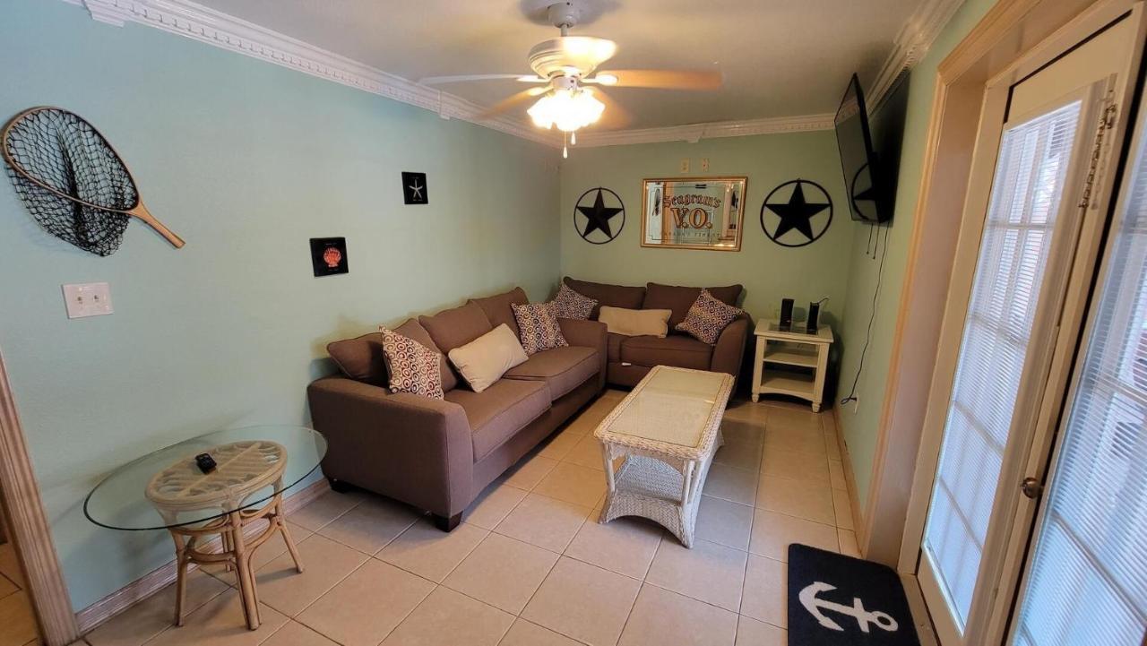 Apartment Large 3 Bedroom With Big Pool - Campeche Triplex Unit A South Padre Island