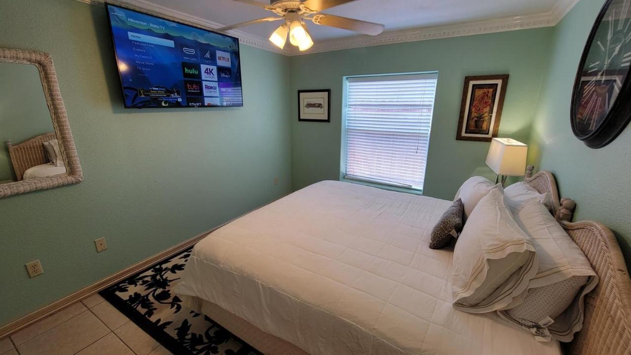 Large 3 Bedroom With Big Pool - Campeche Triplex Unit A South Padre Island