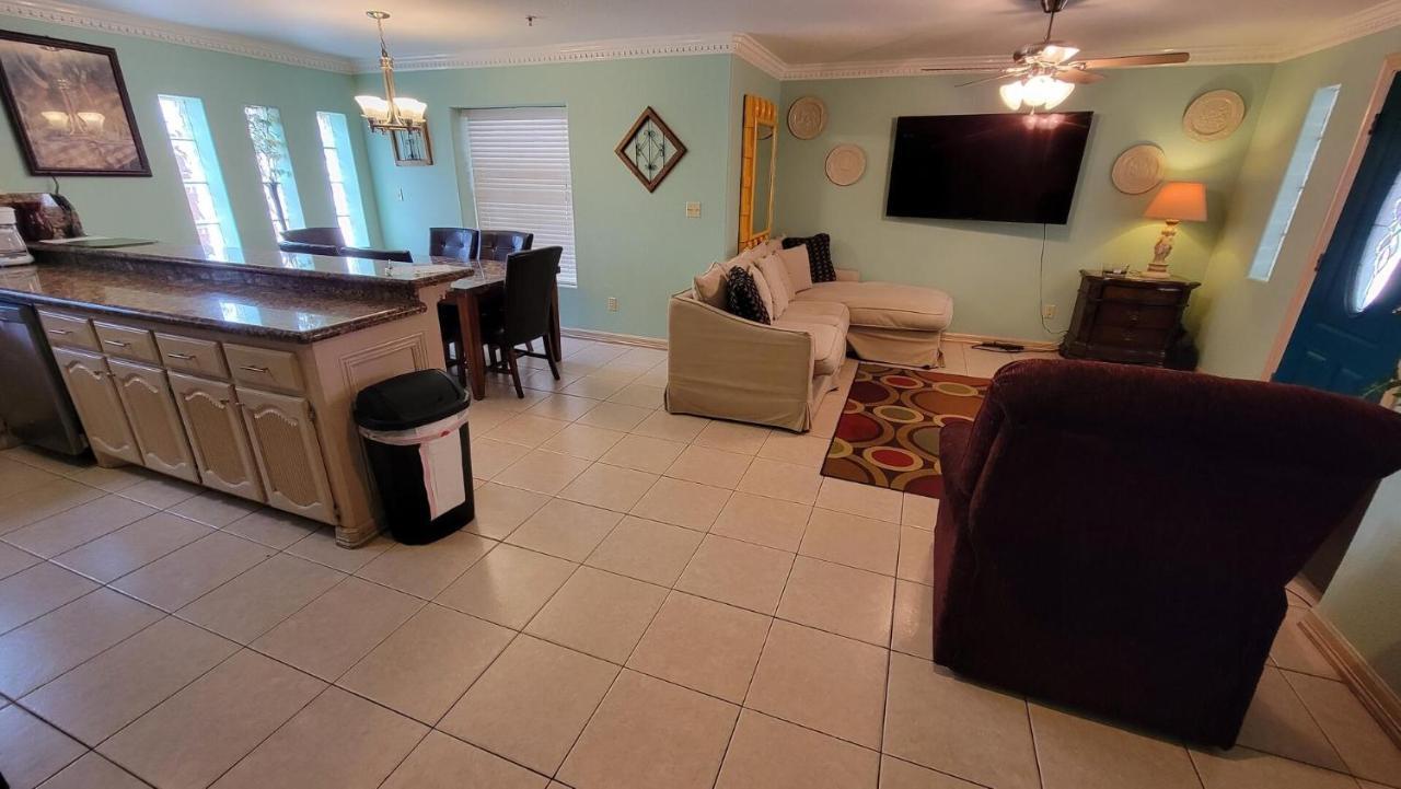 Large 3 Bedroom With Big Pool - Campeche Triplex Unit A Apartment South Padre Island