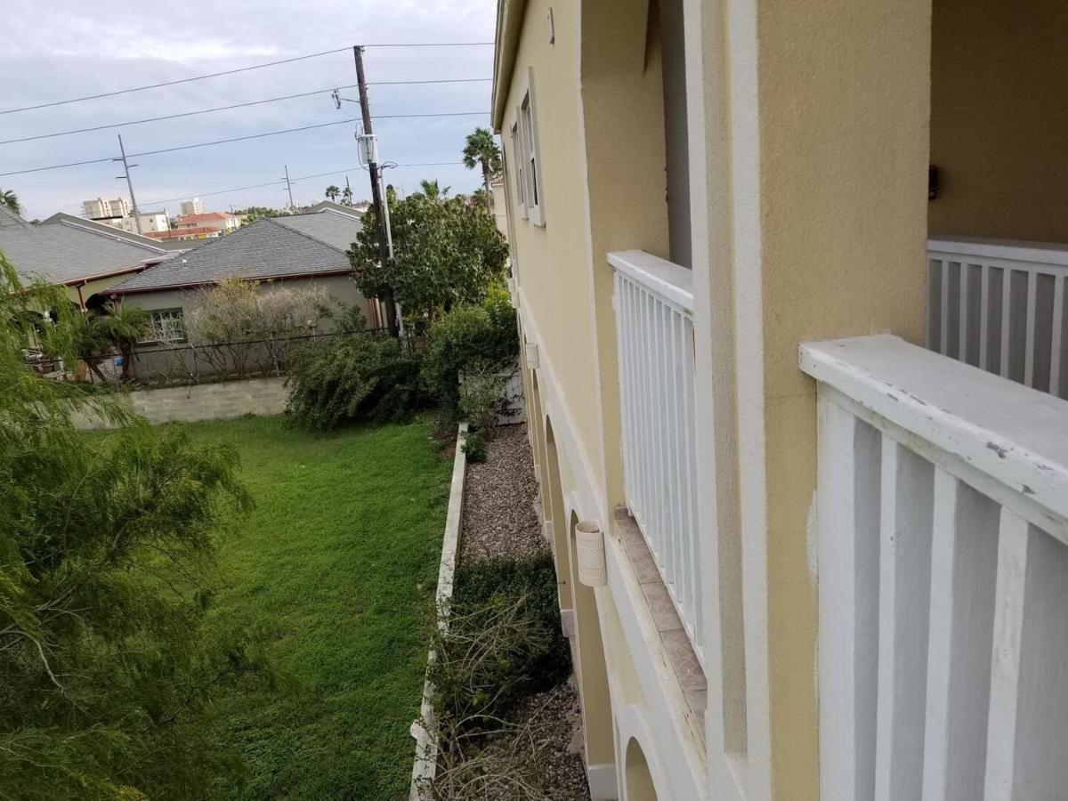 Apartment Walk To With Pool Unit C - Island Morning Sun 3 South Padre Island