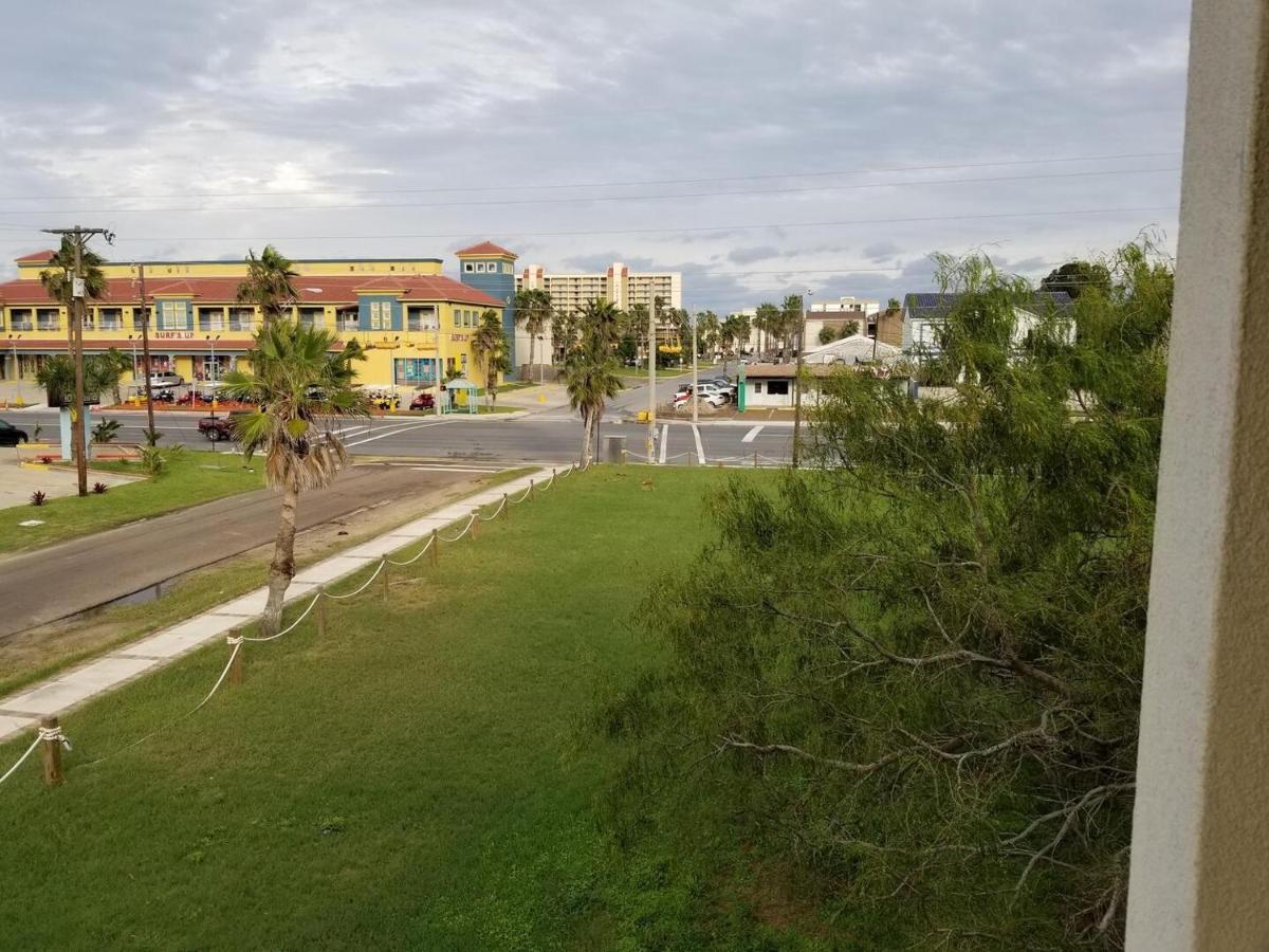 Walk To With Pool Unit C - Island Morning Sun 3 Apartment South Padre Island