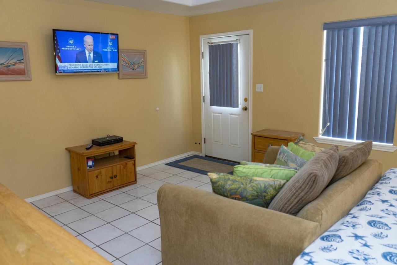 Apartment Ground Floor Duplex With Bbq - Blue Siren House South Padre Island