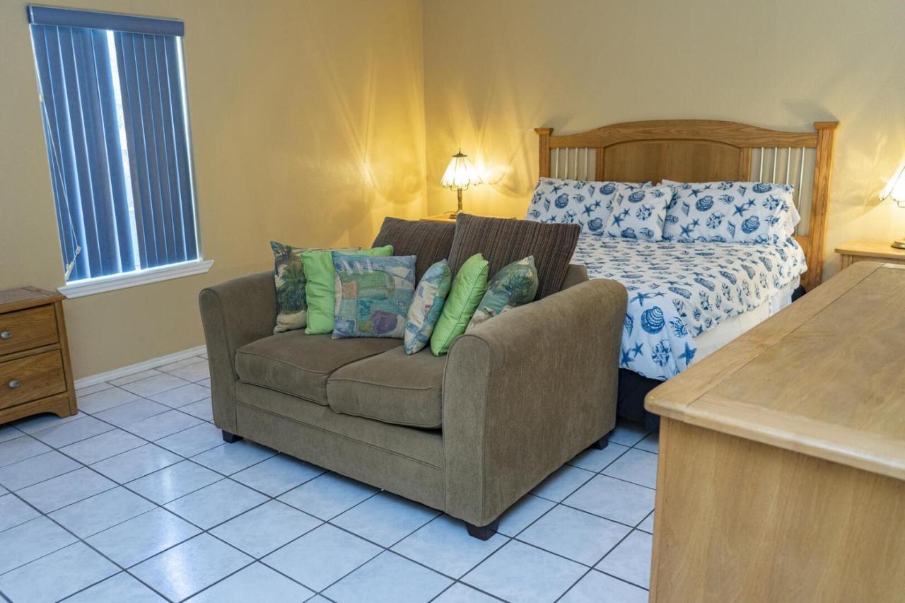 Ground Floor Duplex With Bbq - Blue Siren House