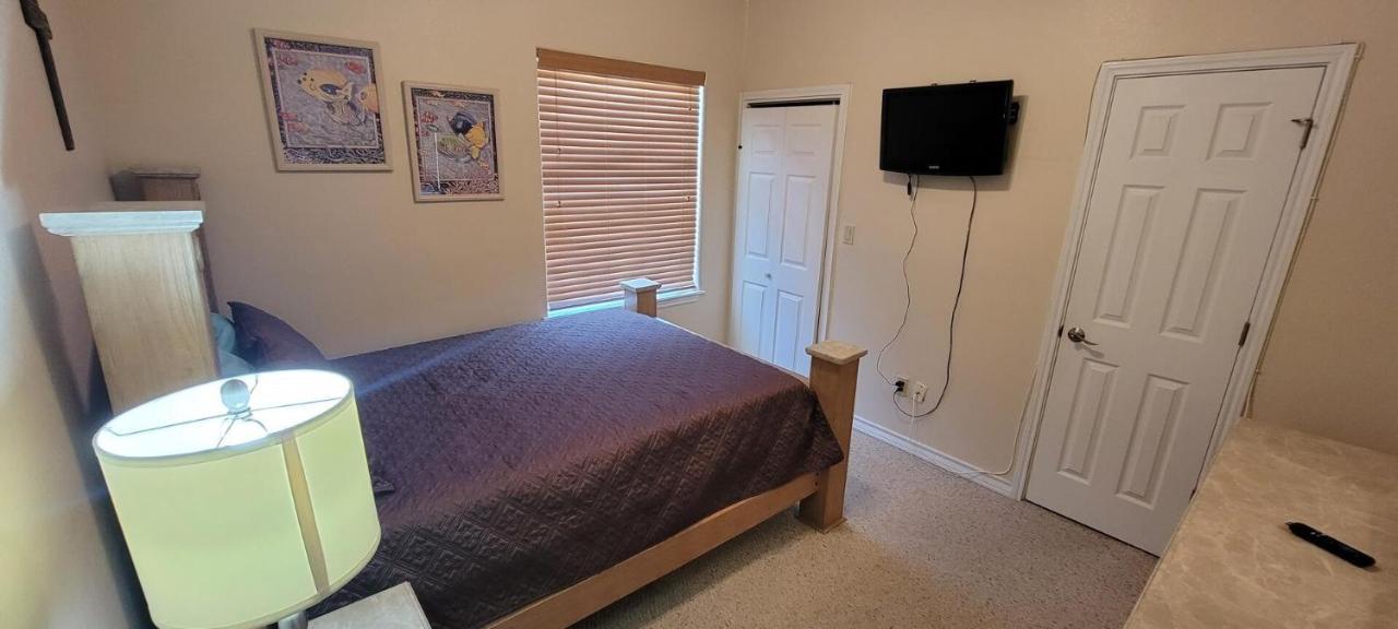 Overlooks Pool, Easy Walk To Unit D - Island Morning Sun 4 Apartment *