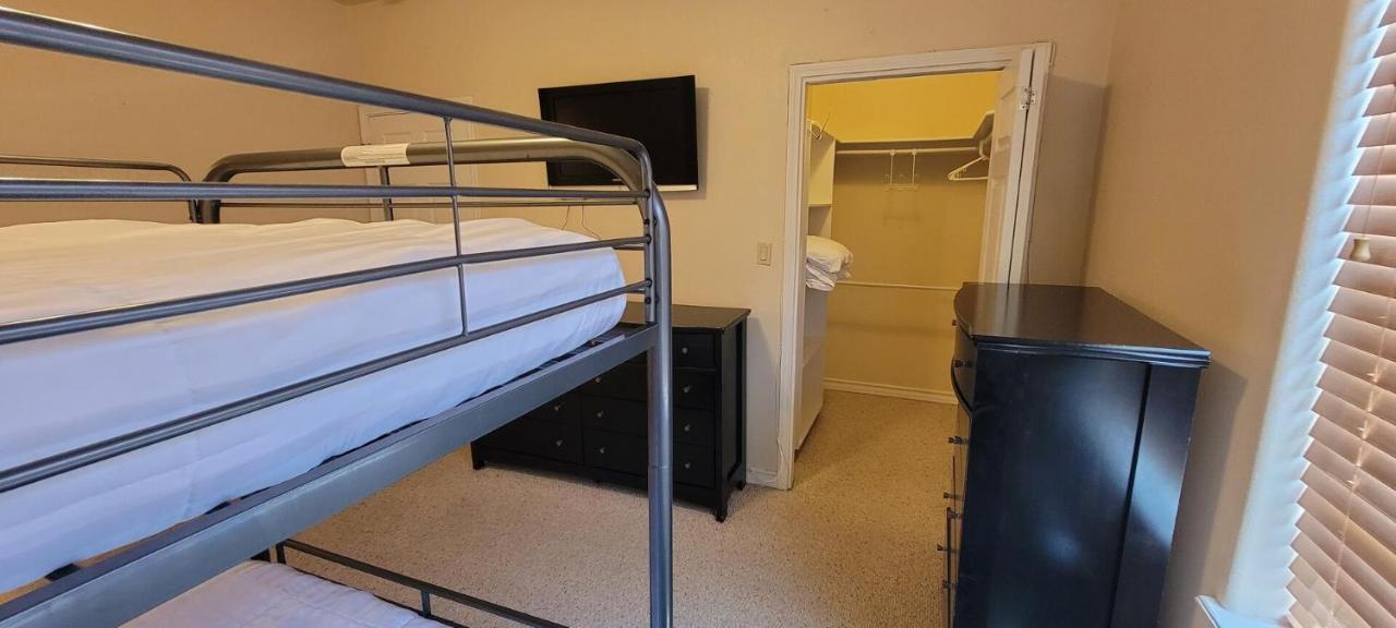 Overlooks Pool, Easy Walk To Unit D - Island Morning Sun 4 Apartment *