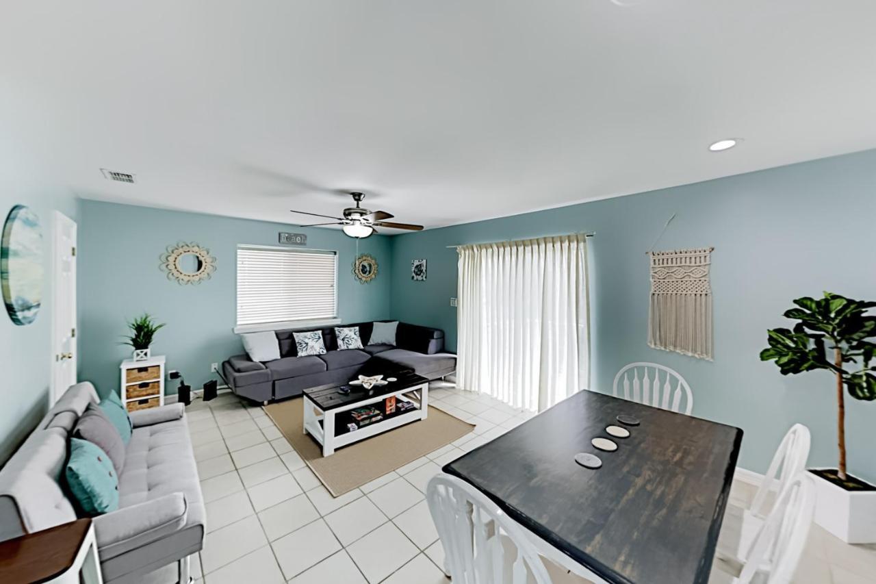 Island Escape & Huisache Townhome South Padre Island