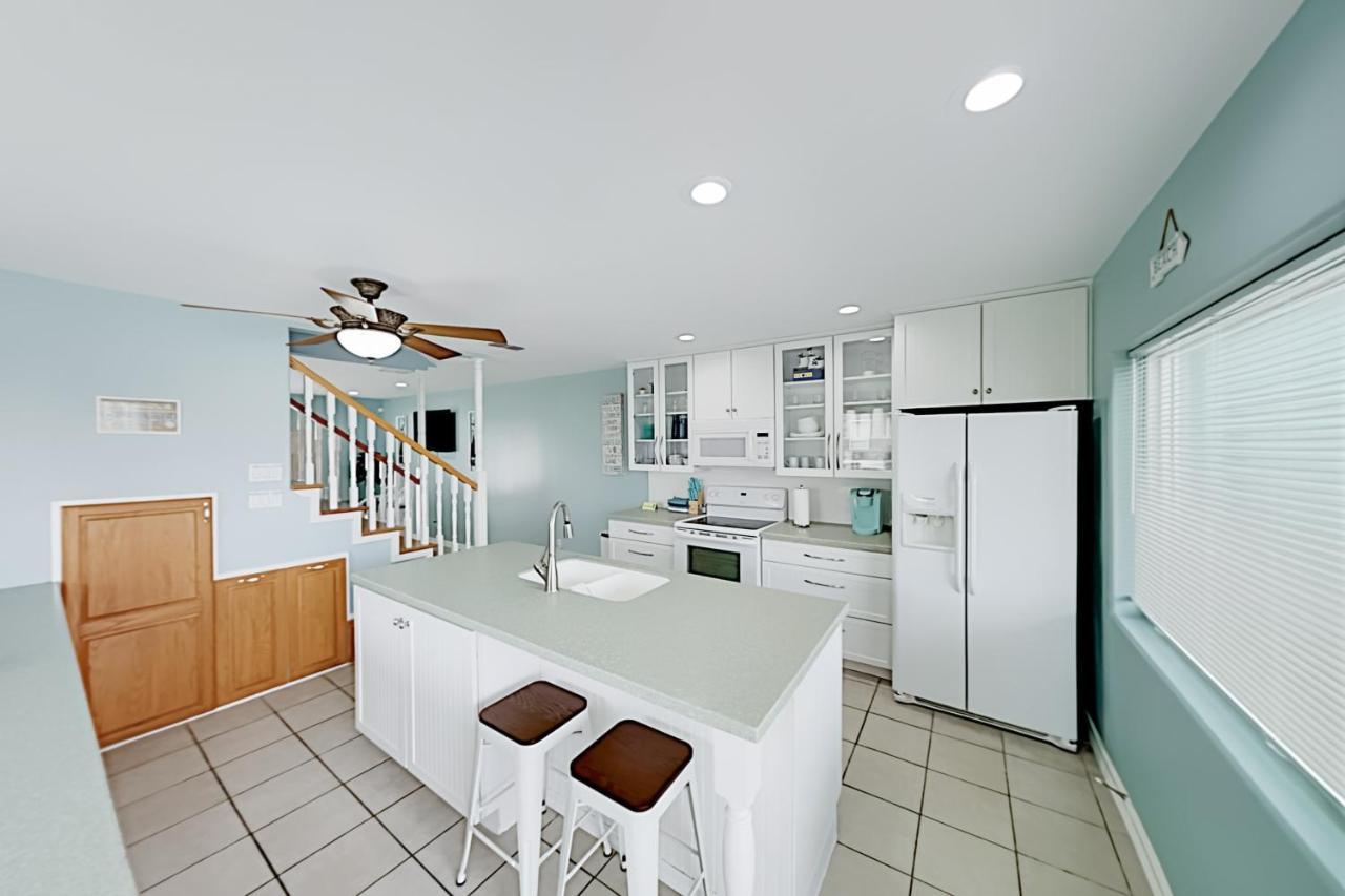 Island Escape & Huisache Townhome