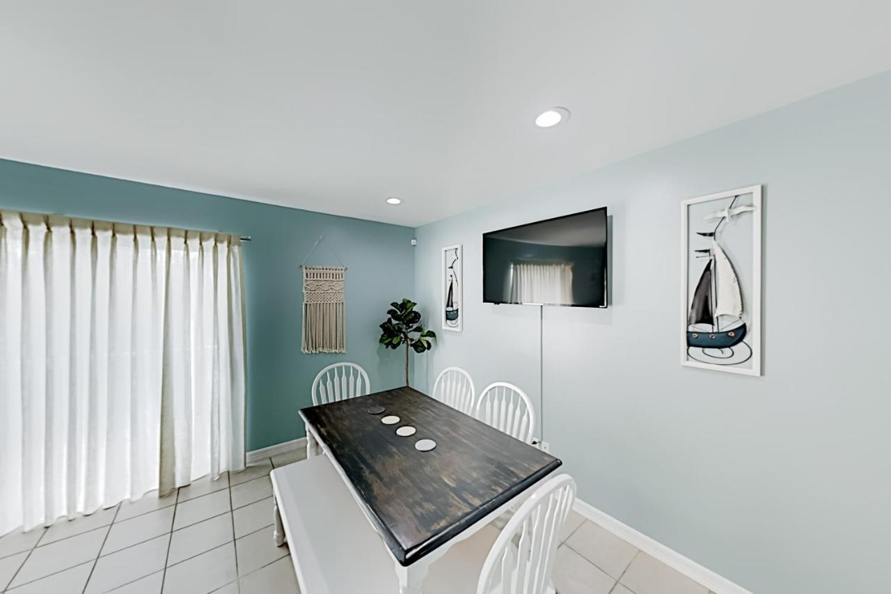 Island Escape & Huisache Townhome * South Padre Island