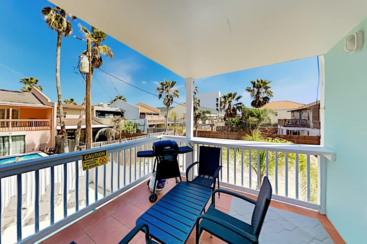 Island Escape & Huisache Townhome Holiday home