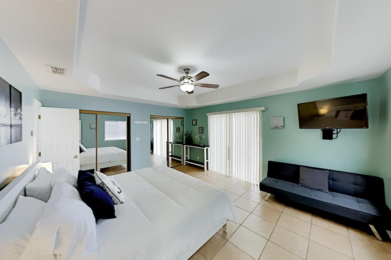 Island Escape & Huisache Townhome South Padre Island