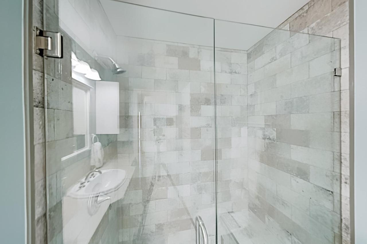 Island Escape & Huisache Townhome