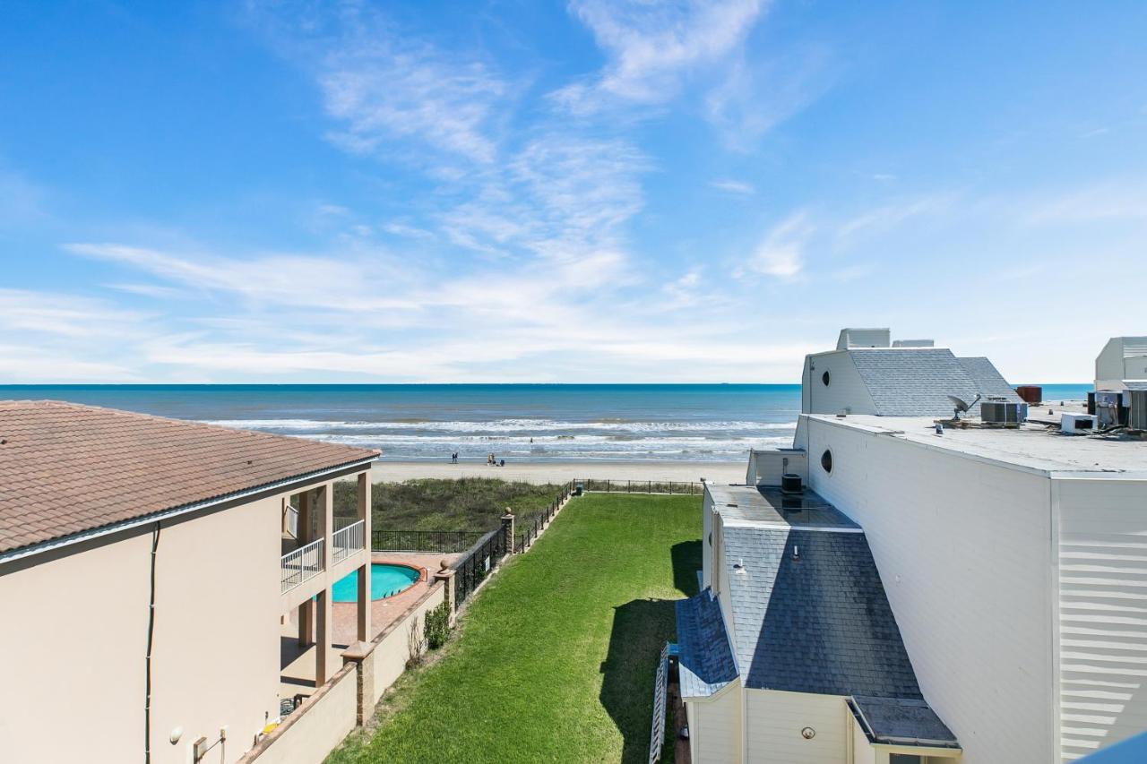 Fully Renovated Beachfront With Picture Perfect Ocean Views Holiday home South Padre Island