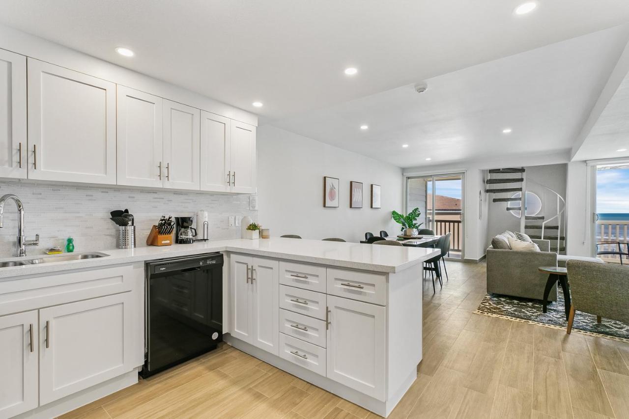 Fully Renovated Beachfront With Picture Perfect Ocean Views