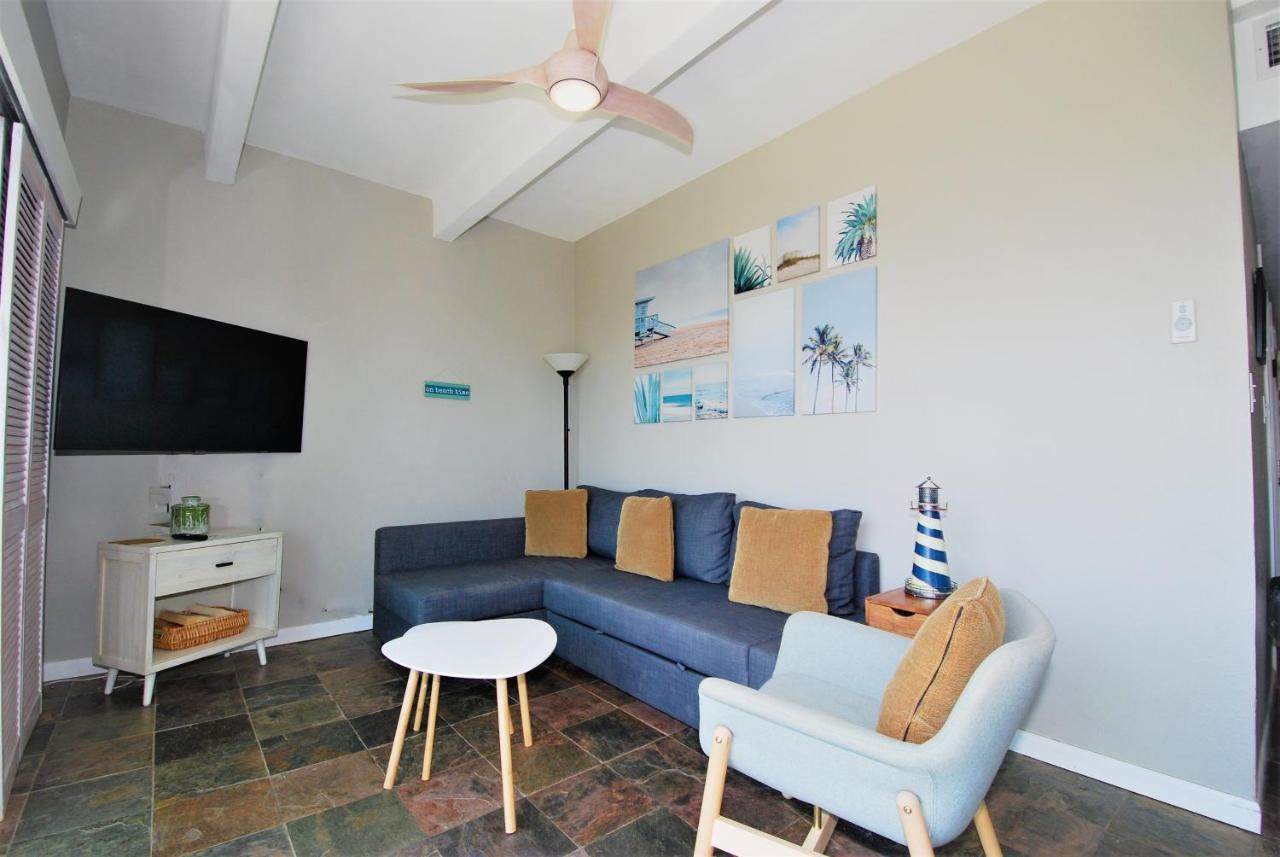 Apartment Aquarius Unit 207 *