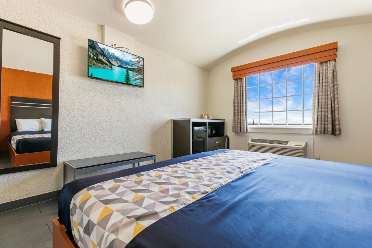 Lighthouse Hotel