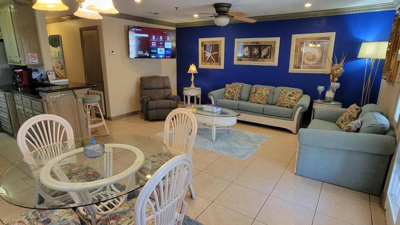 Campeche Triplex Unit B