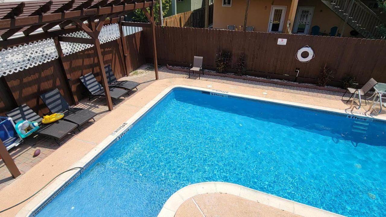 Campeche Triplex Unit B * South Padre Island
