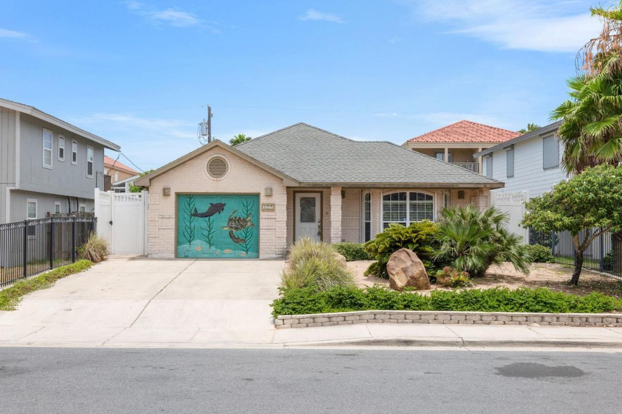 Beautiful With Private Pool And Hot Tub *