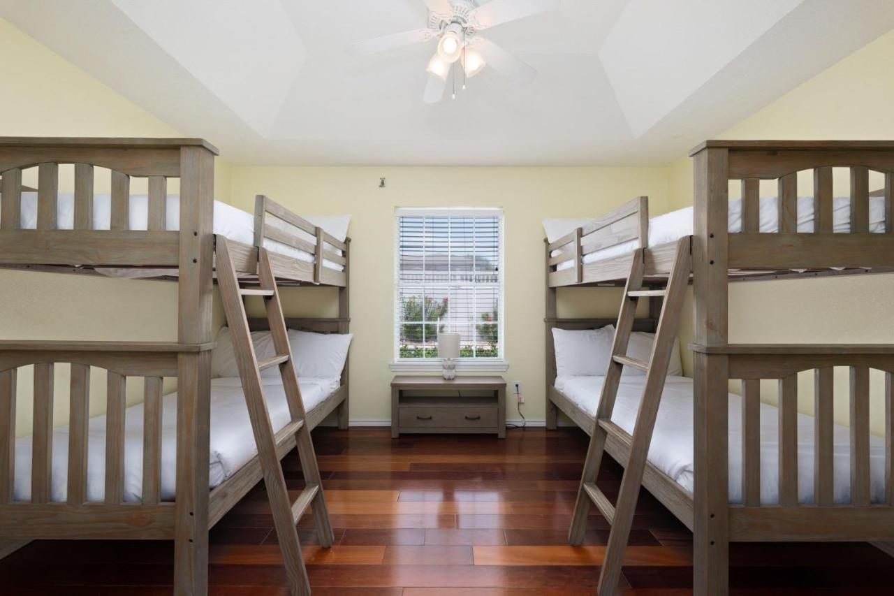 Beautiful With Private Pool And Hot Tub Holiday home *