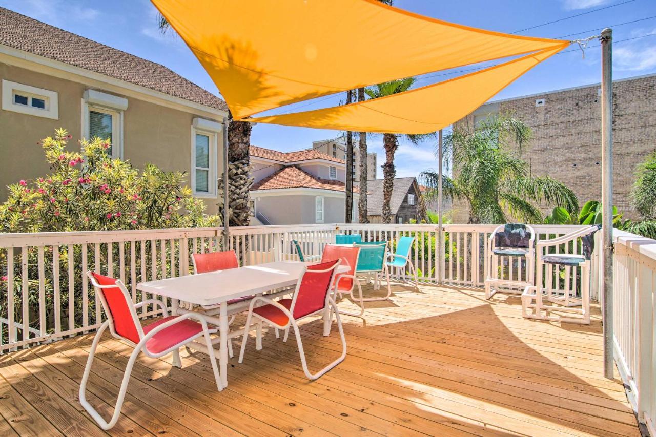 Holiday home Sunny South Padre - Steps To The Beach!