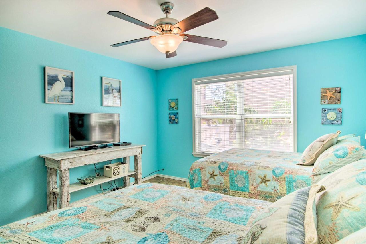 Holiday home Sunny South Padre - Steps To The Beach!