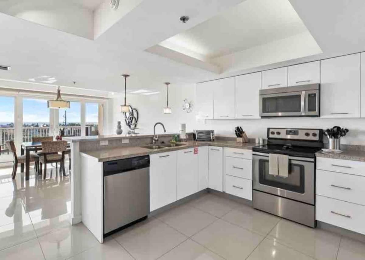Aparthotel Bahia Mar Solare Tower 6th Floor Bayview 2bd 2ba With Pools