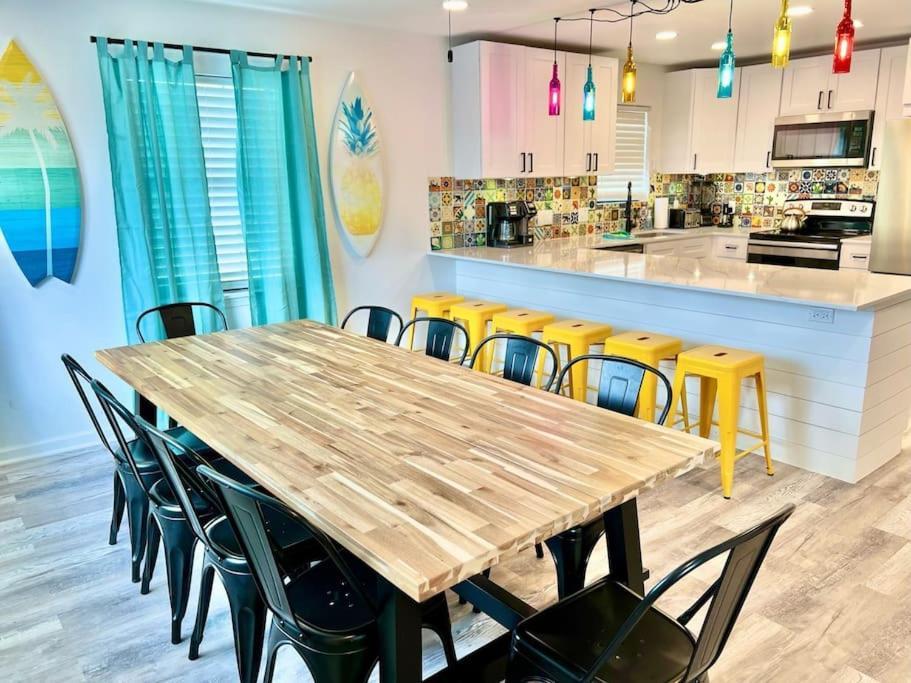 Holiday home Zula Del Mar: Beachfront With Pool For Large Groups